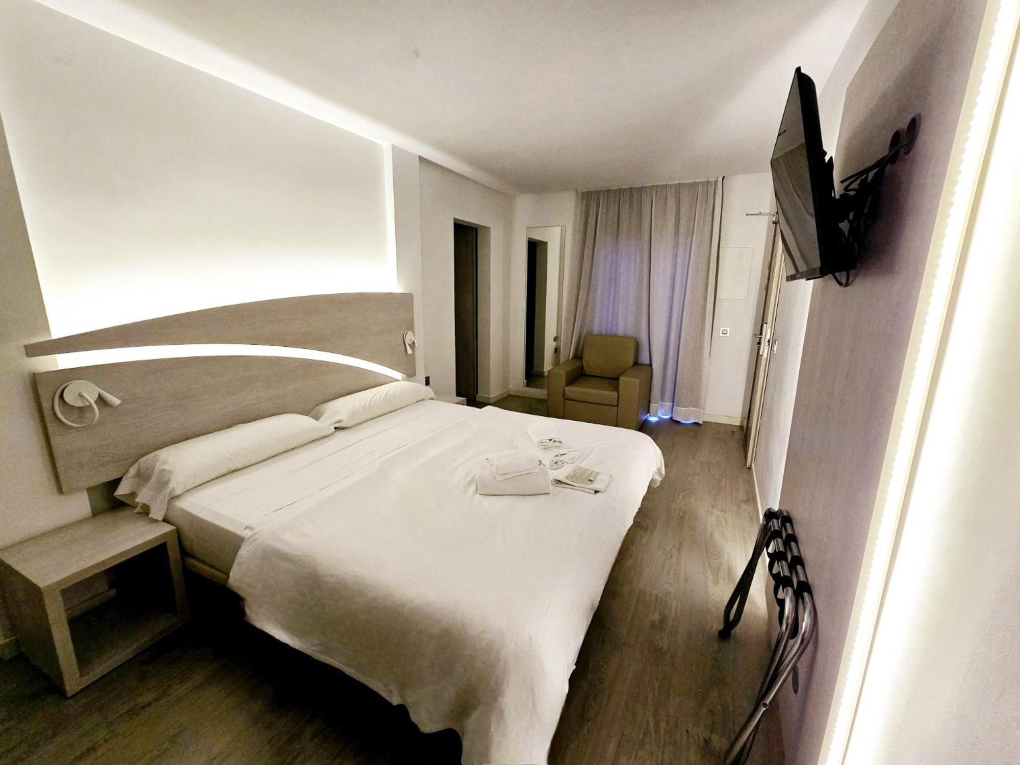Llaut Boutique Hotel (Adults Only) Can Picafort  Rum bild